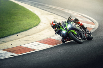 Kawasaki Launches the 2019 Ninja Series with Improved Track Performance | Kawasaki Heavy Industries, Ltd.