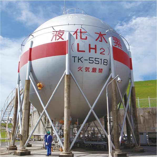 Liquefied hydrogen storage tanks